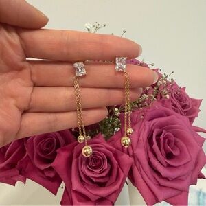 Elegant Gold and Radiant Diamond Drop Earrings